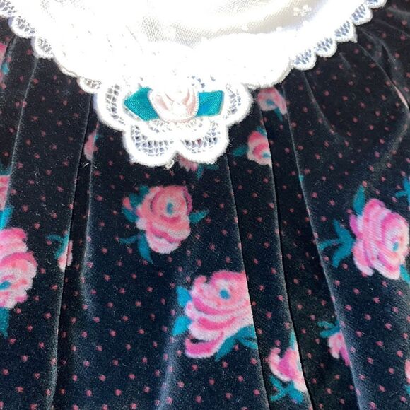 Vintage floral print velvet dress size 3-6 months - Picture 3 of 5